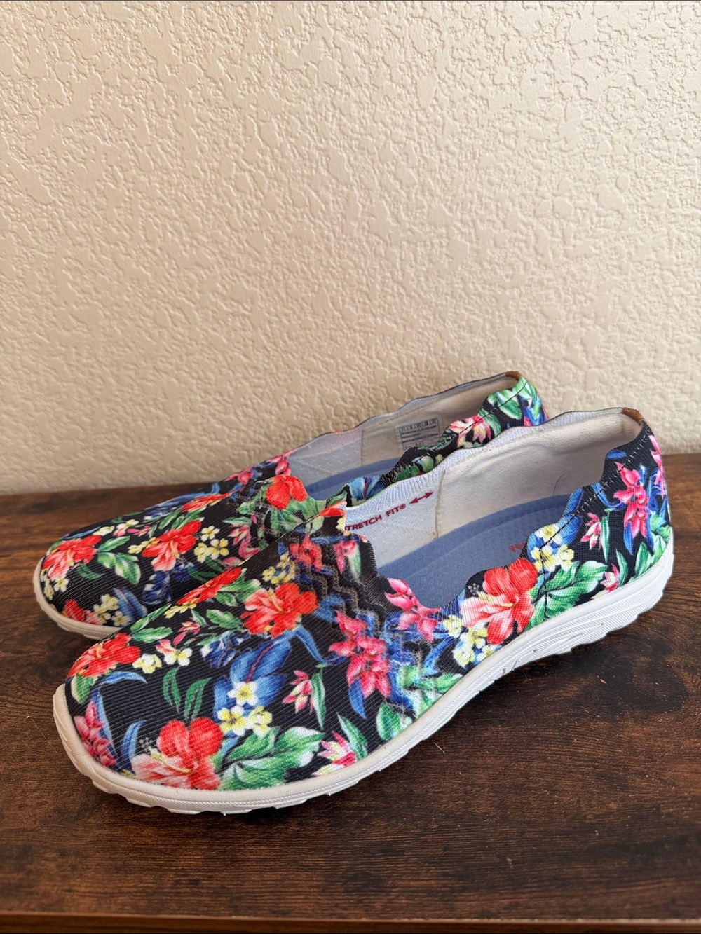 Skechers Floral wide fit memory foam slip ons